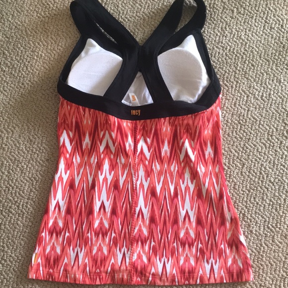 Lucy workout tank - Picture 2 of 2